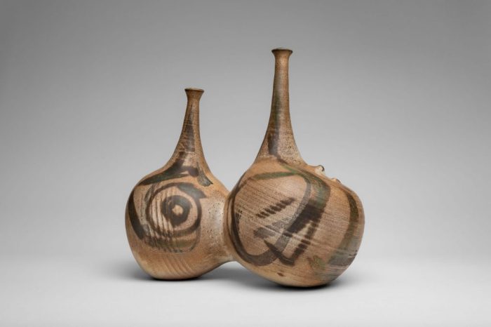 13-toshiko-takaezu-double-spouted-vase-1024x683