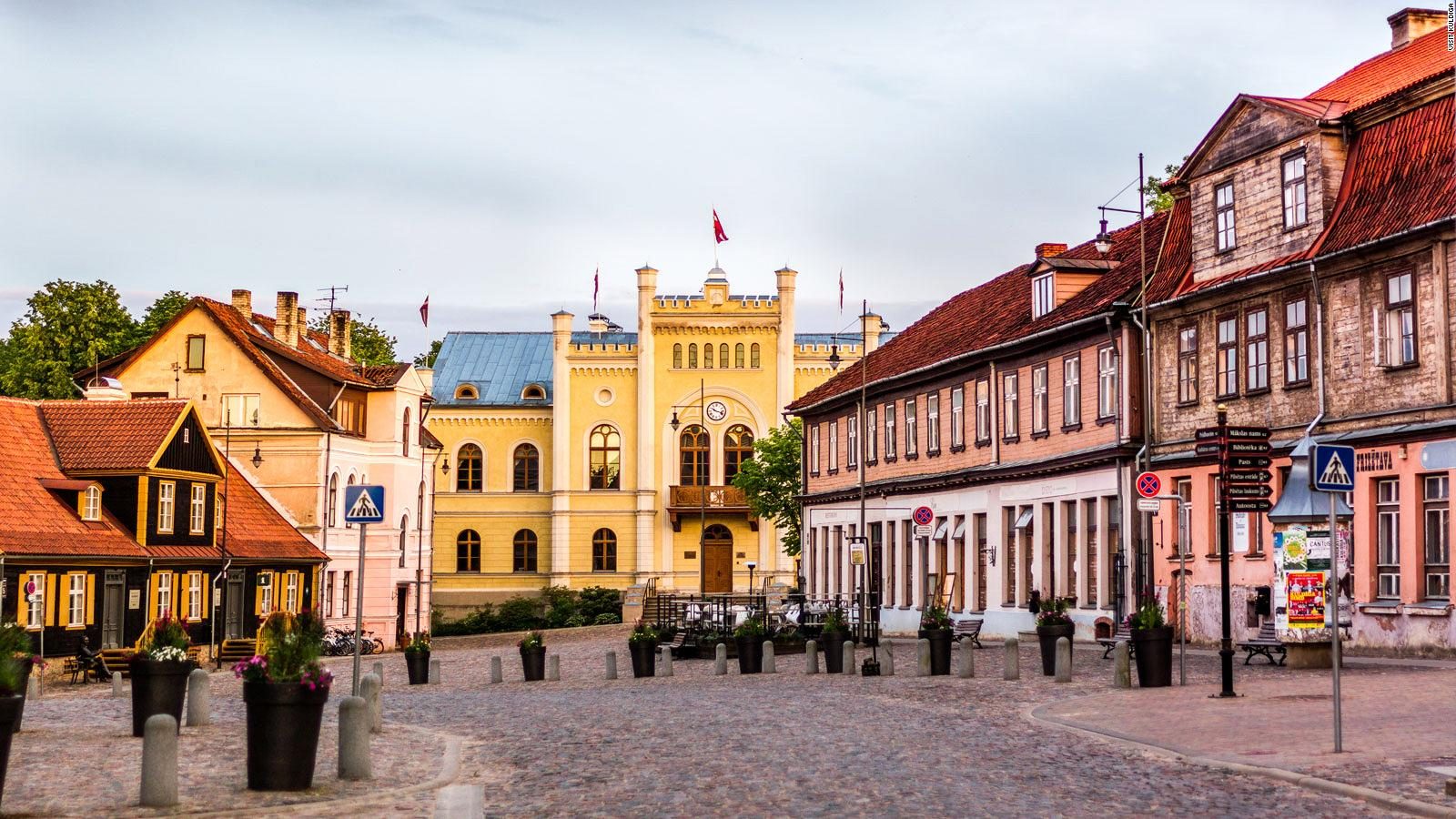 190819165054-beautiful-places-in-latvia---kuldiga-5-full-169