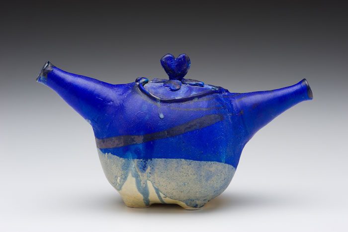 Takaezu-on-website-700x466